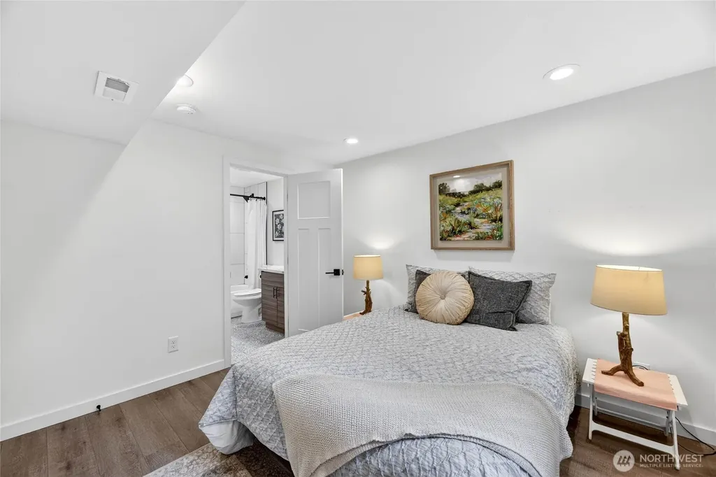 5403 34th Avenue SW Seattle WA 98126