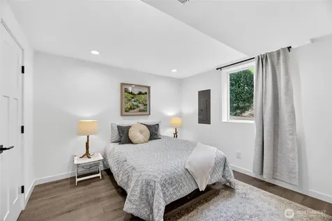 5403 34th Avenue SW Seattle WA 98126
