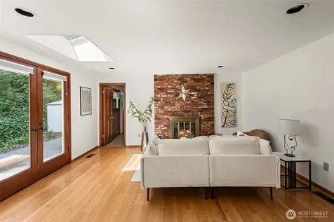 14901 SE 47th Place Bellevue WA 98006