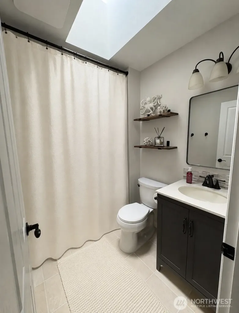 1353 Hawthorne Street NE Coupeville WA 98239