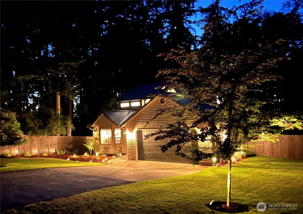 1353 Hawthorne Street NE Coupeville WA 98239