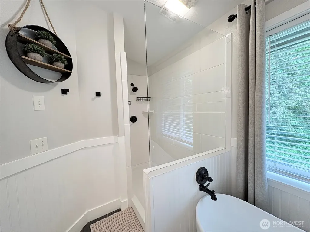 1353 Hawthorne Street NE Coupeville WA 98239
