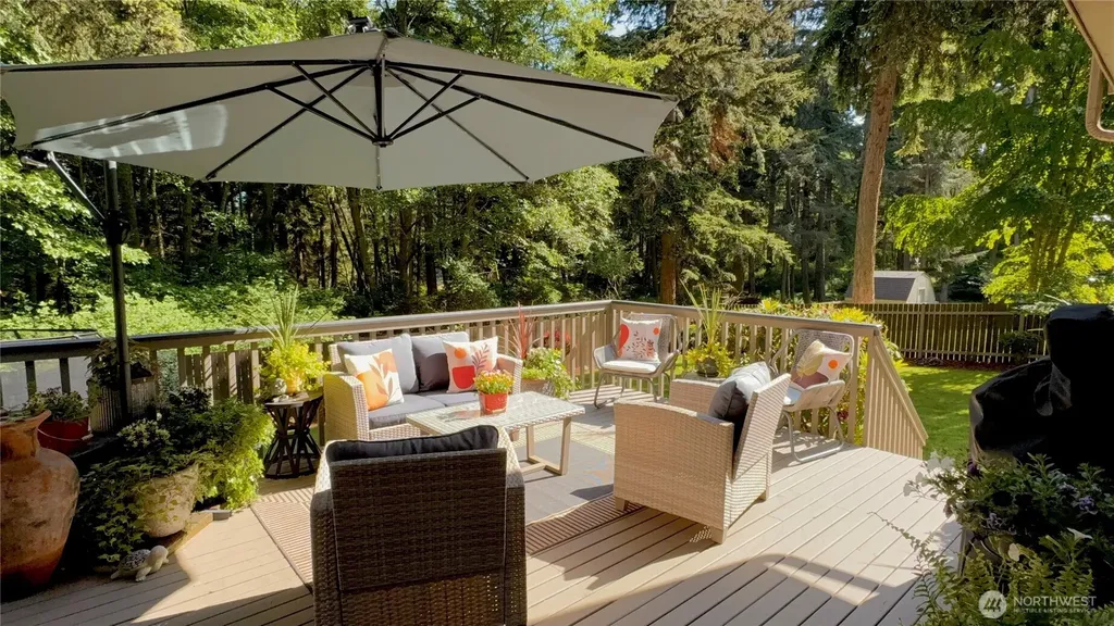 1353 Hawthorne Street NE Coupeville WA 98239