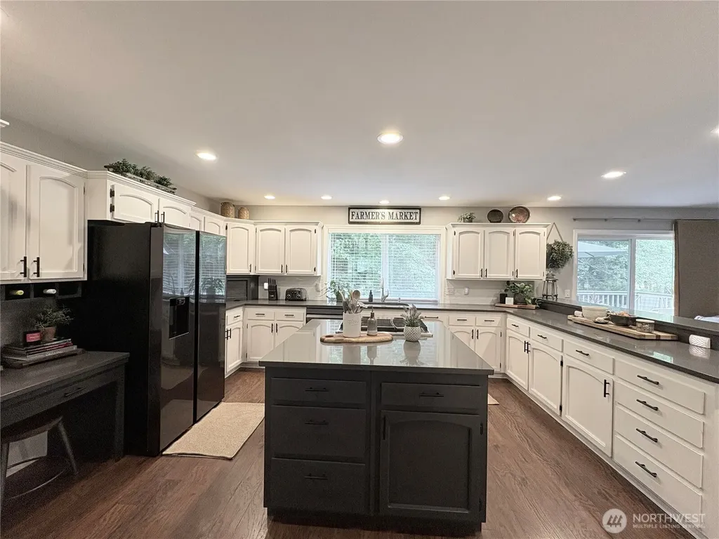 1353 Hawthorne Street NE Coupeville WA 98239