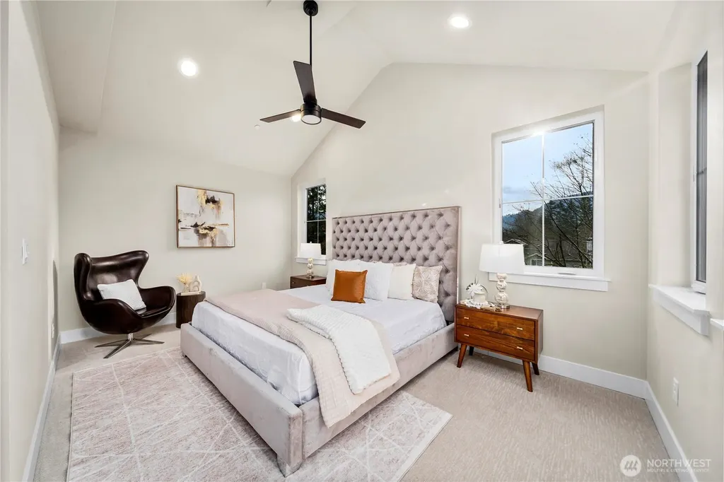 537 NW Juniper Street Issaquah WA 98027