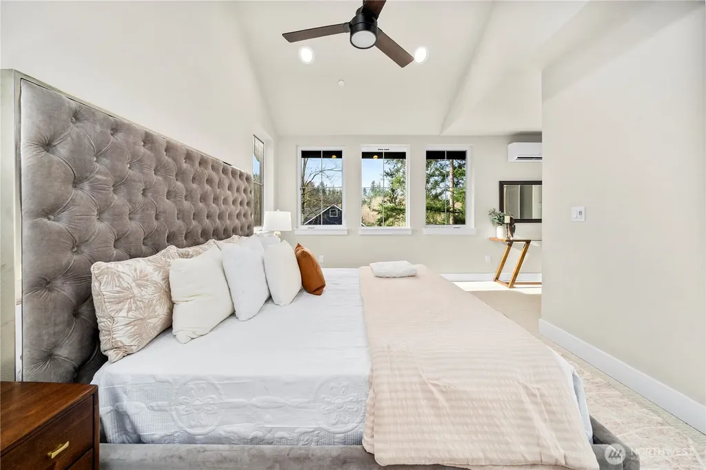 537 NW Juniper Street Issaquah WA 98027