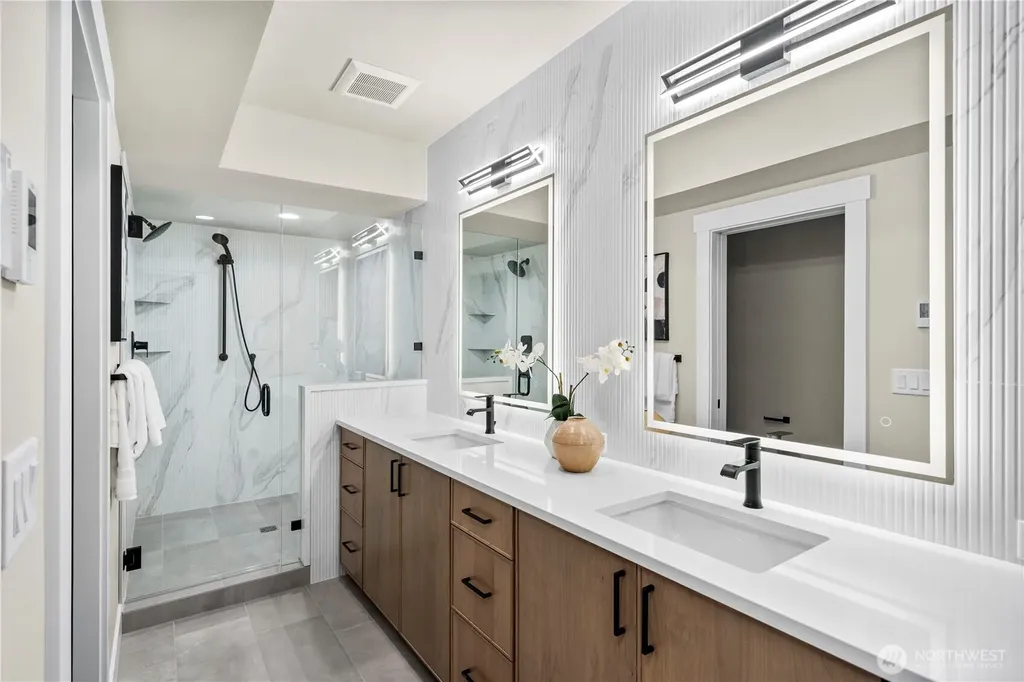 537 NW Juniper Street Issaquah WA 98027