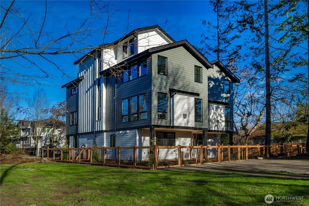 537 NW Juniper Street Issaquah WA 98027