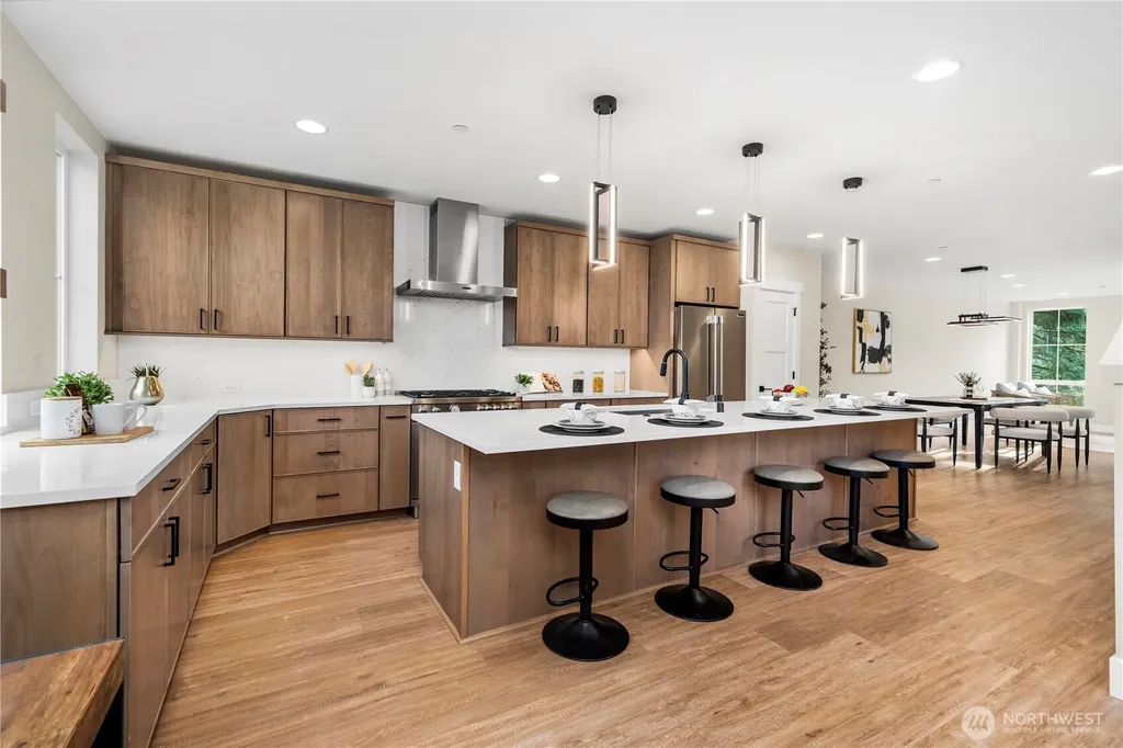 537 NW Juniper Street Issaquah WA 98027