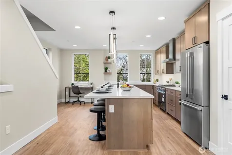537 NW Juniper Street Issaquah WA 98027