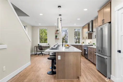 537 NW Juniper Street Issaquah WA 98027
