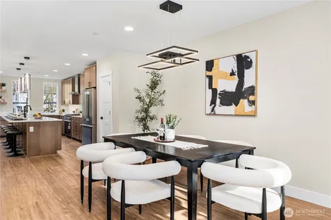 537 NW Juniper Street Issaquah WA 98027