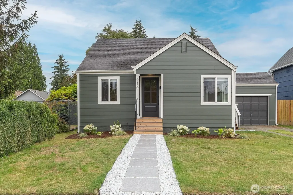 910 E Main Street Auburn WA 98002
