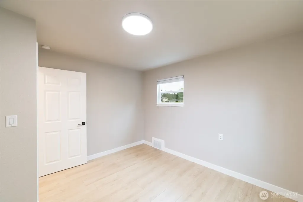 910 E Main Street Auburn WA 98002
