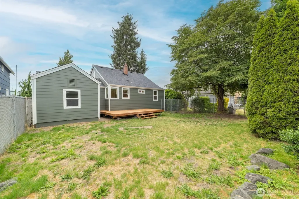910 E Main Street Auburn WA 98002