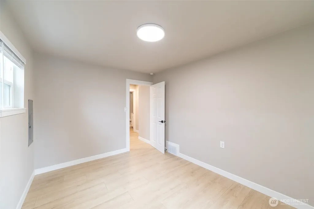910 E Main Street Auburn WA 98002