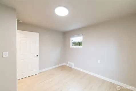 910 E Main Street Auburn WA 98002