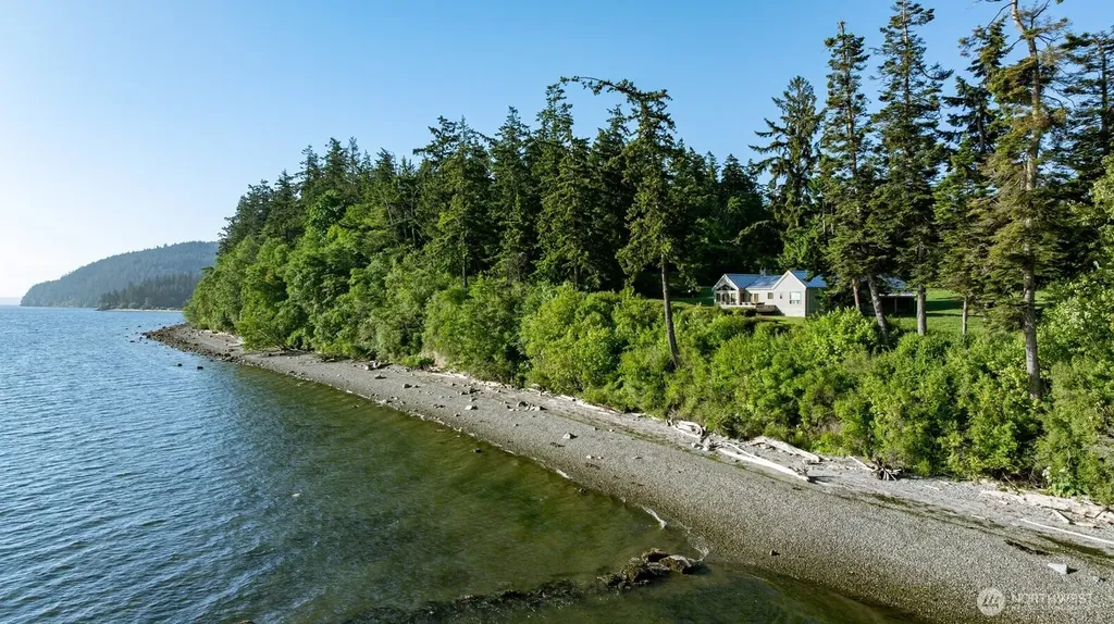 5837 Ambleside Loop Anacortes WA 98221