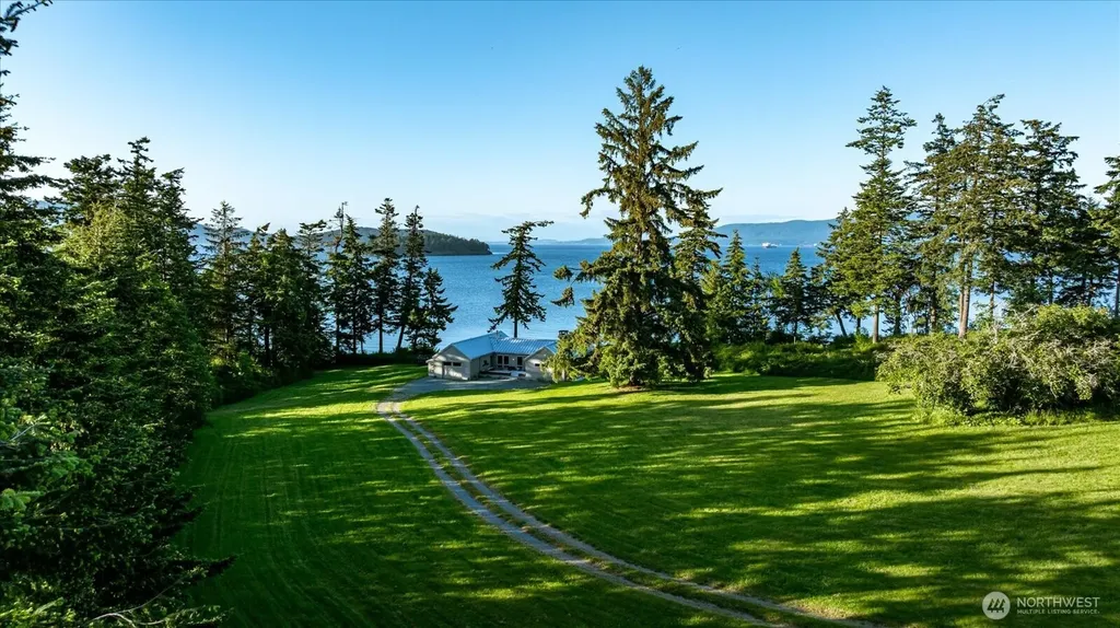 5837 Ambleside Loop Anacortes WA 98221