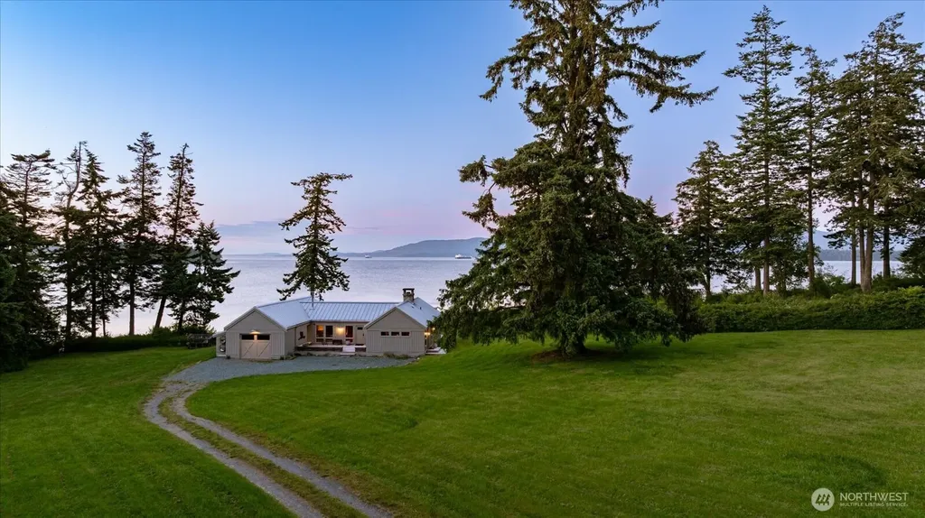 5837 Ambleside Loop Anacortes WA 98221