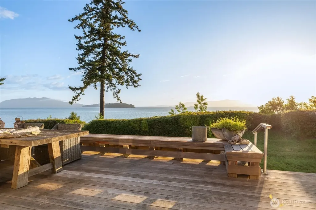 5837 Ambleside Loop Anacortes WA 98221