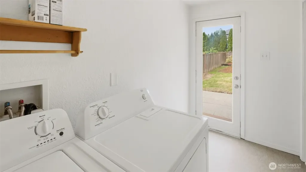 20122 32nd Avenue W Lynnwood WA 98036