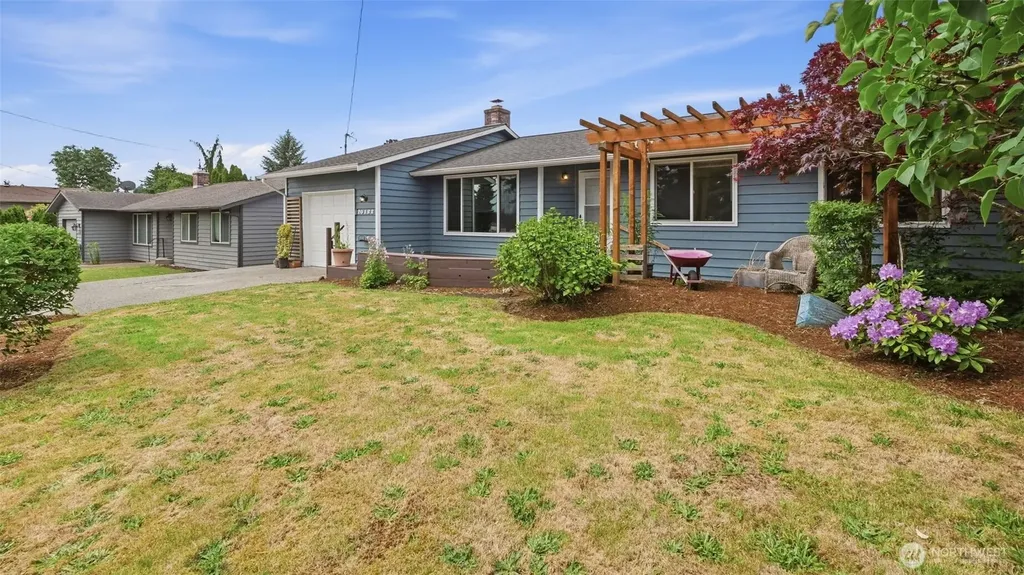 20122 32nd Avenue W Lynnwood WA 98036