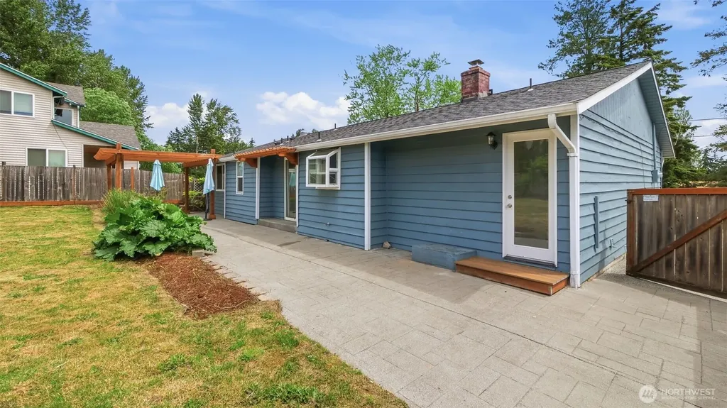 20122 32nd Avenue W Lynnwood WA 98036
