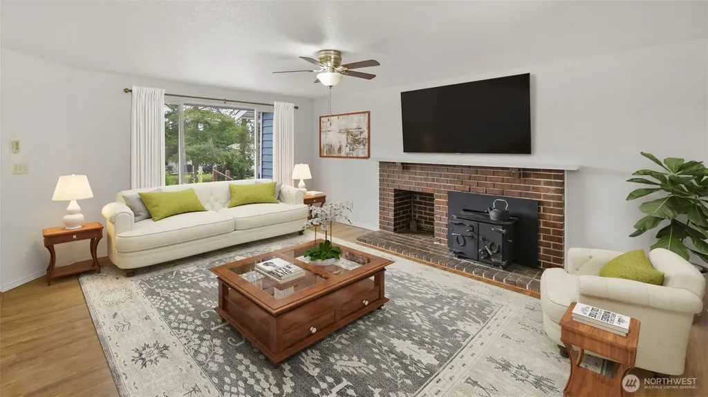 20122 32nd Avenue W Lynnwood WA 98036