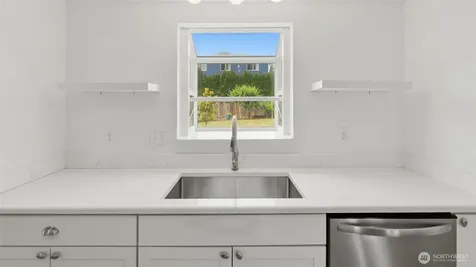 20122 32nd Avenue W Lynnwood WA 98036