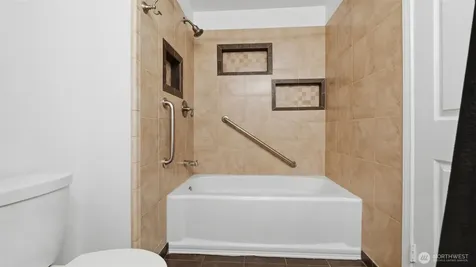 20122 32nd Avenue W Lynnwood WA 98036