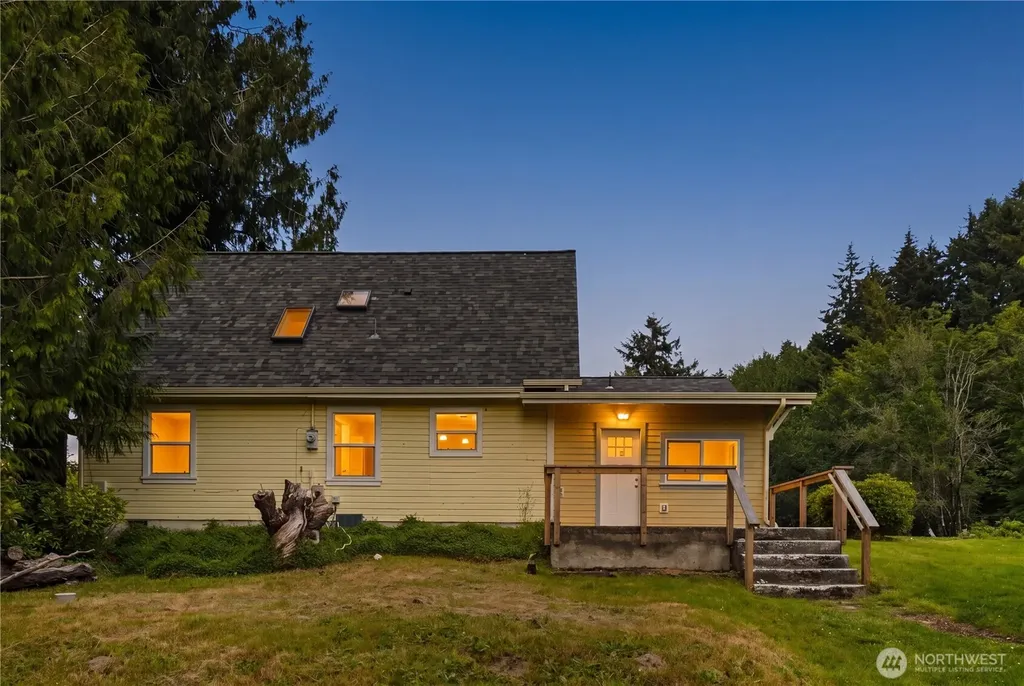 17816 Herron Road NW Lakebay WA 98349