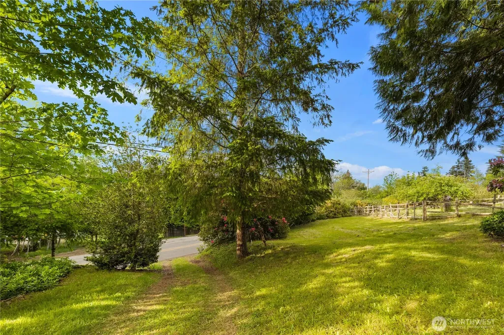 17816 Herron Road NW Lakebay WA 98349