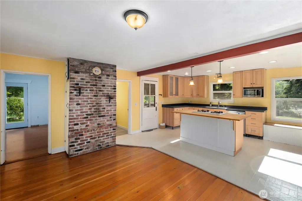 17816 Herron Road NW Lakebay WA 98349
