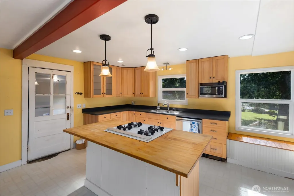 17816 Herron Road NW Lakebay WA 98349