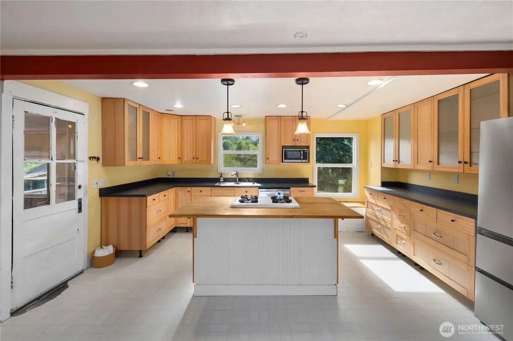 17816 Herron Road NW Lakebay WA 98349