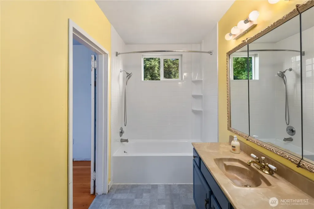 17816 Herron Road NW Lakebay WA 98349