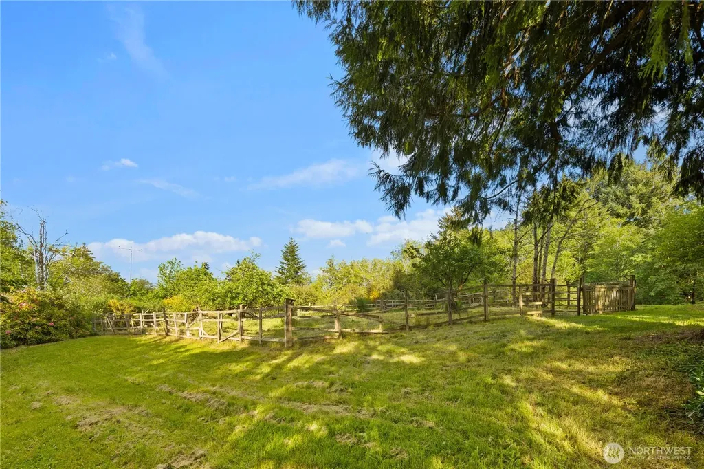 17816 Herron Road NW Lakebay WA 98349