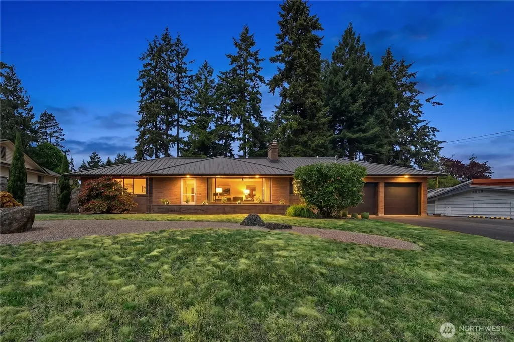 4612 View Drive Everett WA 98920