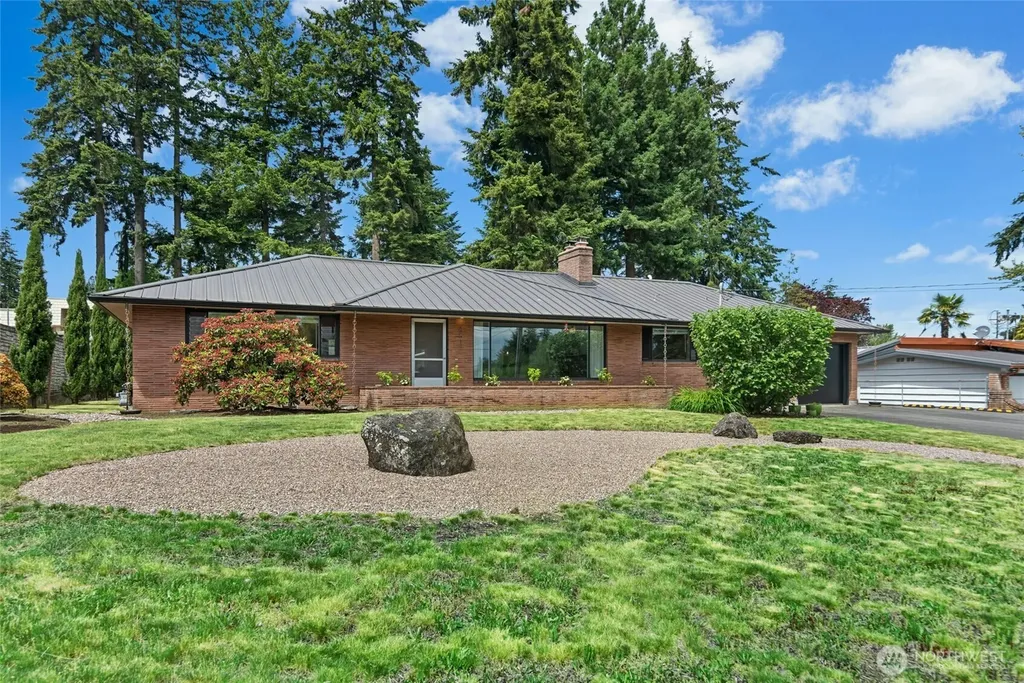 4612 View Drive Everett WA 98920