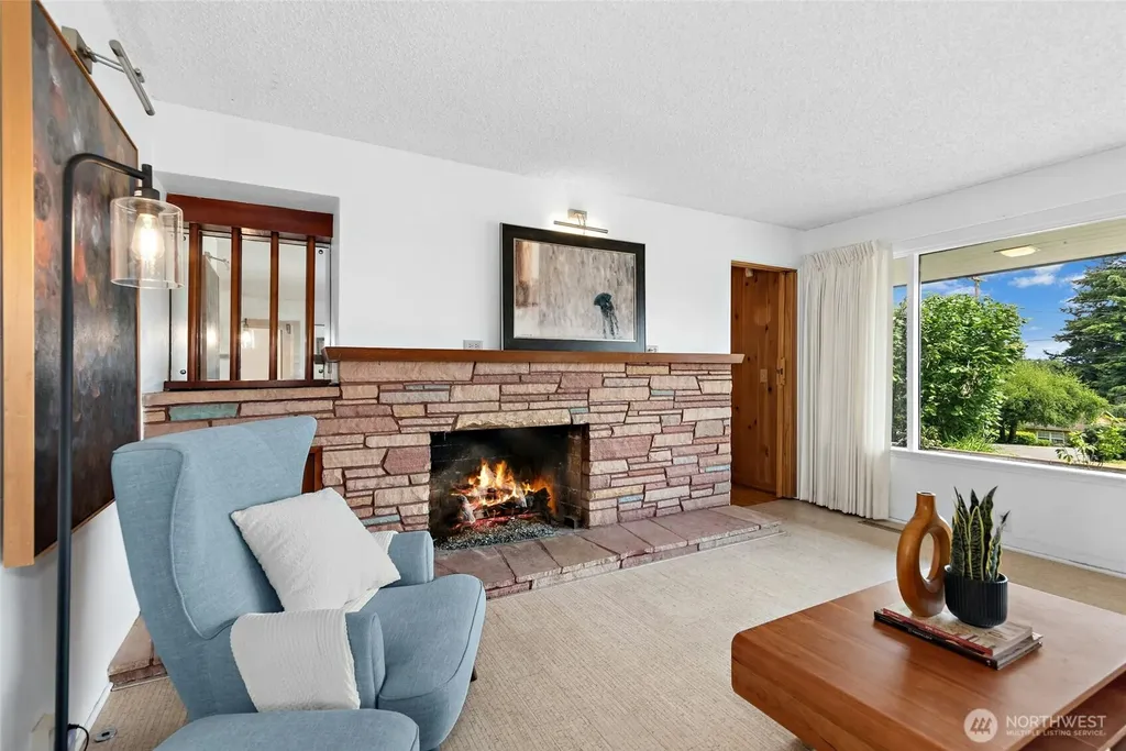 4612 View Drive Everett WA 98920