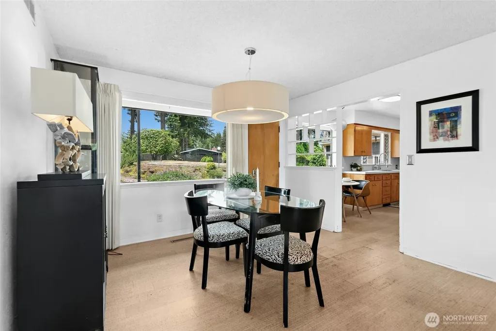 4612 View Drive Everett WA 98920