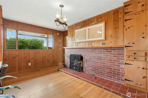 4612 View Drive Everett WA 98920