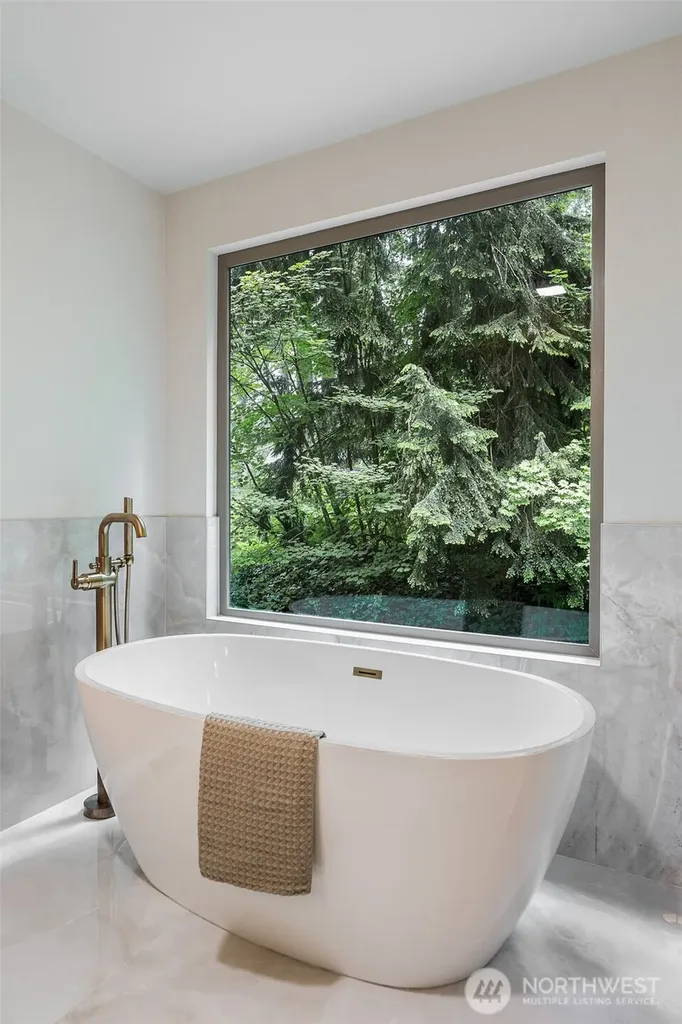 18818 181st Place NE Woodinville WA 98077