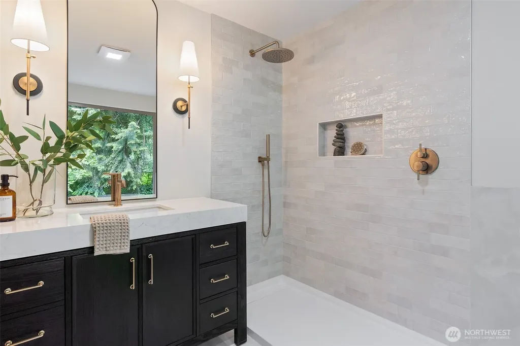 18818 181st Place NE Woodinville WA 98077