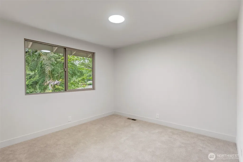 18818 181st Place NE Woodinville WA 98077