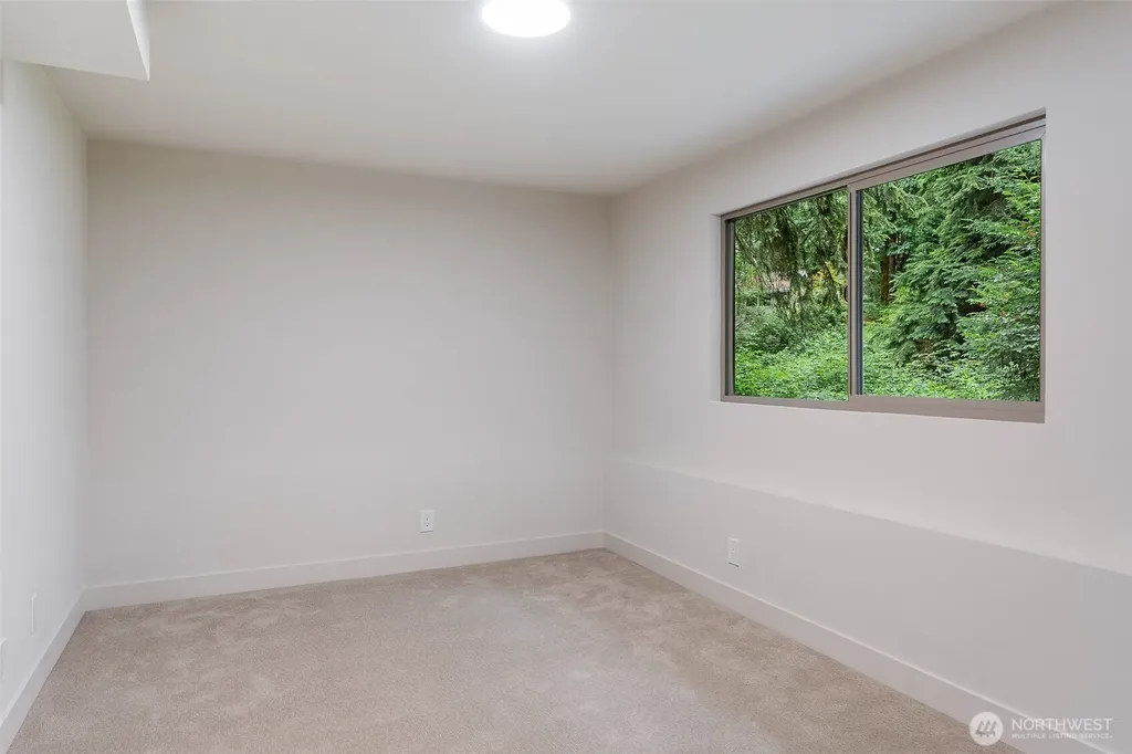 18818 181st Place NE Woodinville WA 98077