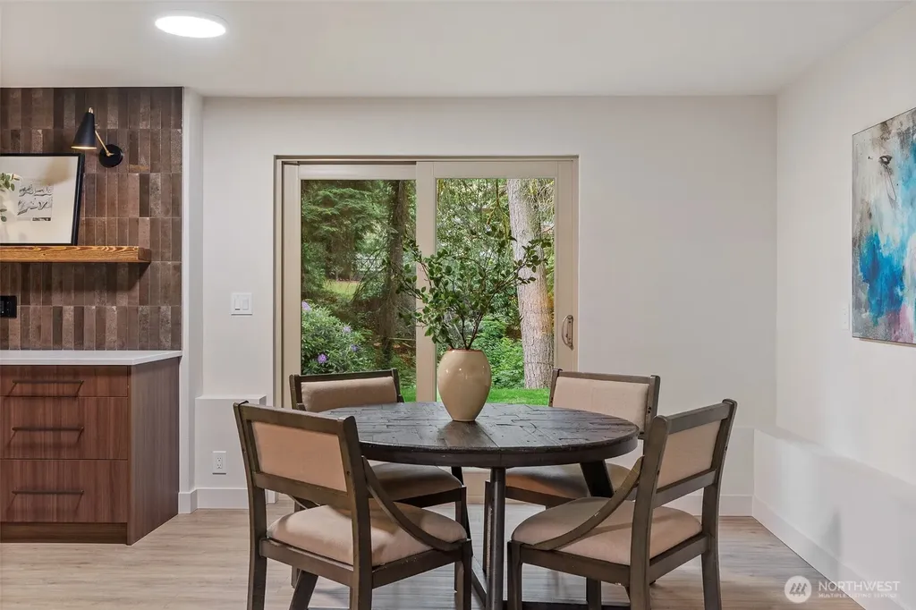 18818 181st Place NE Woodinville WA 98077