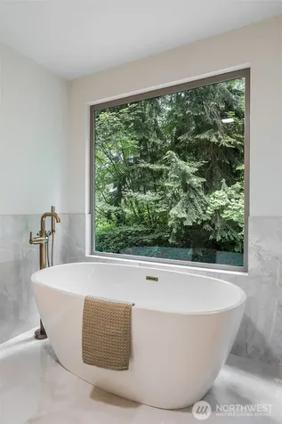 18818 181st Place NE Woodinville WA 98077