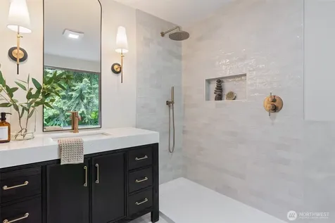 18818 181st Place NE Woodinville WA 98077